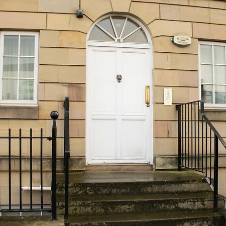 Beautifully Renovated Apartment -Central Edimburgo Exterior foto