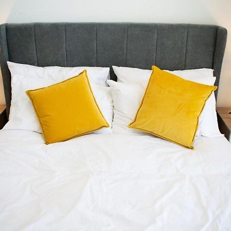 Beautifully Renovated Apartment -Central Edimburgo Exterior foto
