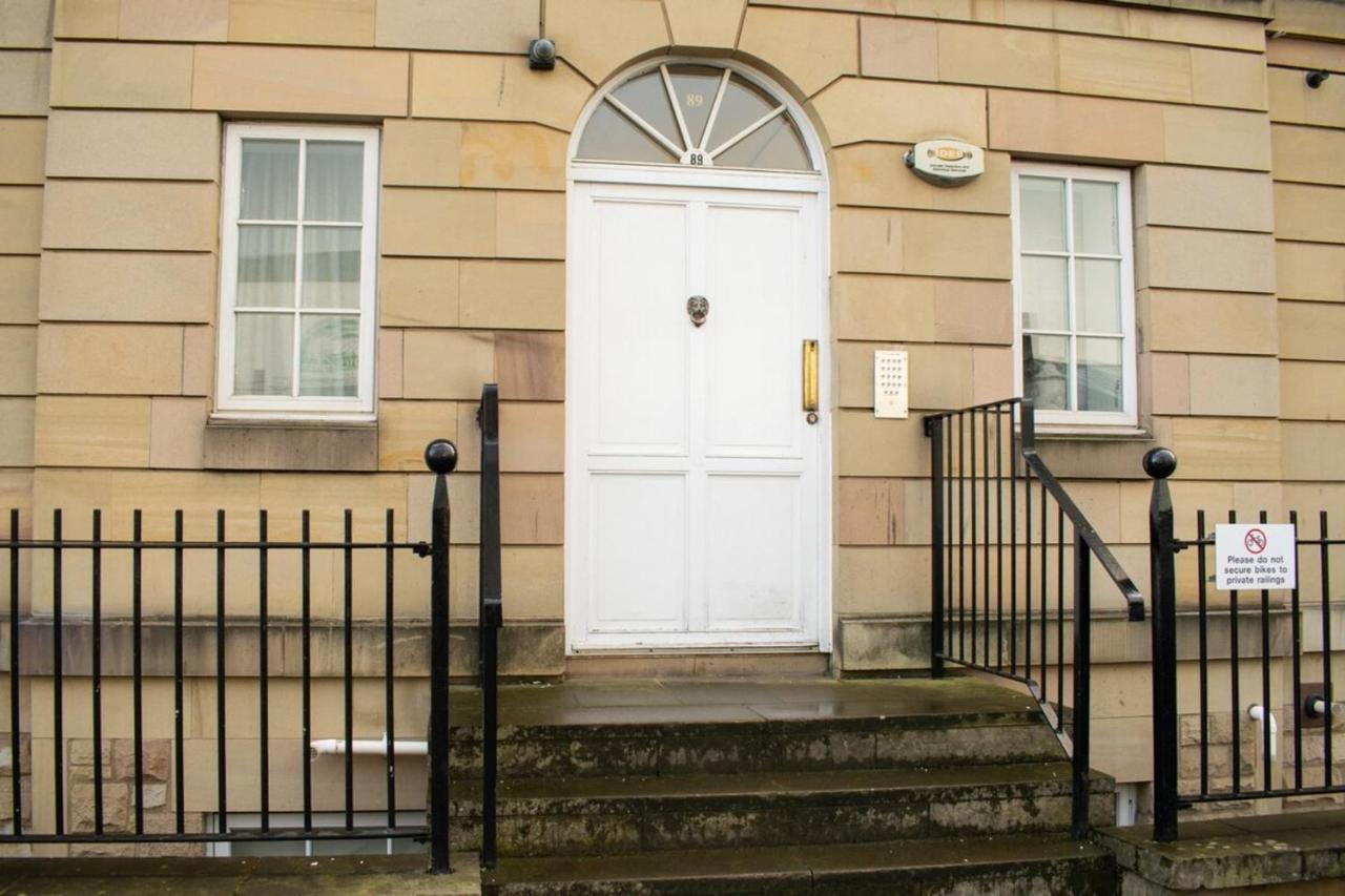 Beautifully Renovated Apartment -Central Edimburgo Exterior foto