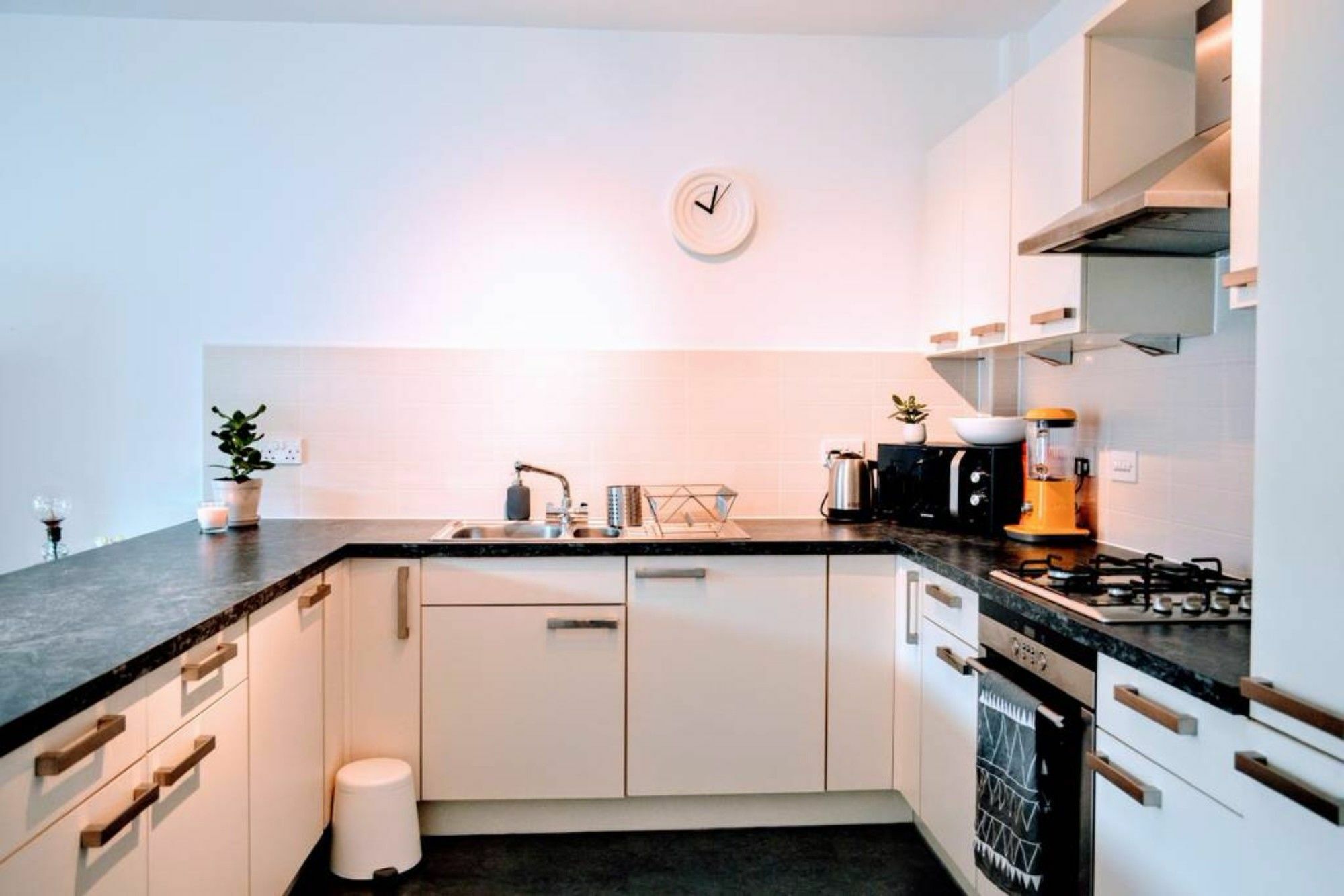 Beautifully Renovated Apartment -Central Edimburgo Exterior foto