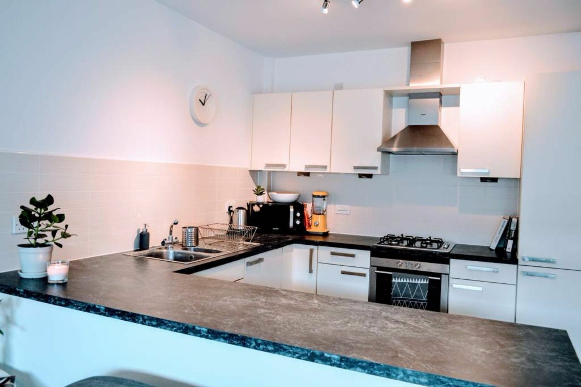 Beautifully Renovated Apartment -Central Edimburgo Exterior foto